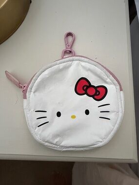 Aloha Collection Hello Kitty Cutie White, Pink & Red Round Coin Pouch with Clip